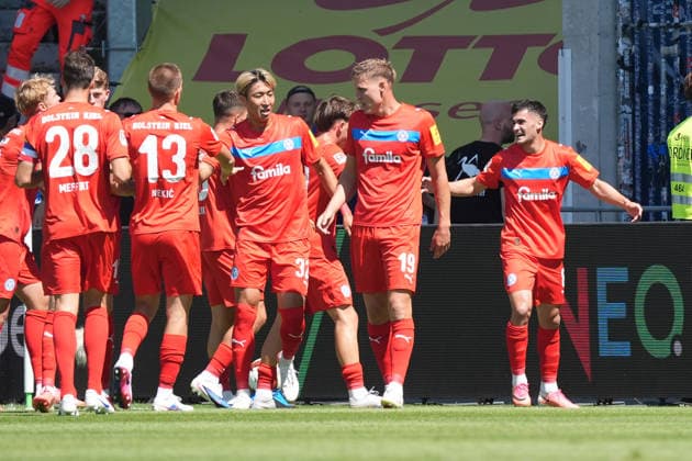 celebrate the goal, Goal celebration for the 0-1, Guillermo Balzi, Holstein Kiel, August 8, 2026, 2. Bundesliga, 2026-27 season, SV Darmstadt 98 vs. Holstein Kiel, Stadion am Boellenfalltor, Matchday 1, emonline, emspor,