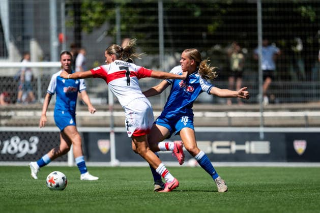 August 8, 2026, GER, Soccer, Women s, Friendly, 2026–2027 Season, VfB Stuttgart vs. TSG 1899 Hoffenheim: Ilse Kemper (Hoffenheim, 18) in a tackle with Daphina Redzepi (VfB Stuttgart, 07), Stuttgart, Robert Schlienz Stadium, Baden-Württemberg, Germany Copyright: xNordphoto Memmlerx