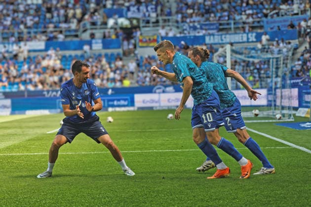 Warmup: Marvin Wanitzek (SC Karlsruhe), 10; Sebastian Jung (SC Karlsruhe), 2 (GER), SC Karlsruhe vs. DSC Arminia Bielefeld Soccer Matchday 1, 2026–2027 Season, 2. Bundesliga, August 8, 2026. DFL and DFB regulations prohibit any use of photographs as image sequences and or quasi-VVIDEO GER SC Karlsruhe DSC Arminia Bielefeld Soccer Matchday 1 Season 2026–2027 August 8, 2026 Copyright: xEibner-Pressefoto JoergxHirschx EP_JHH