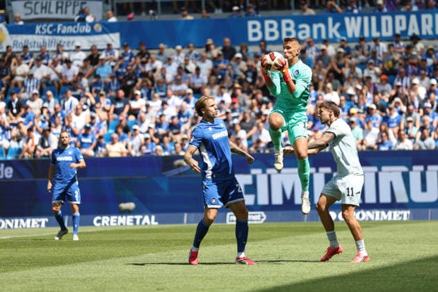 On the Ball: Christian Bernat, Hans Karlsruher SC, 1 GER, SC Karlsruhe vs. DSC Arminia Bielefeld, Soccer, Matchday 1, 2026–2027 Season, 2. Bundesliga, August 8, 2026. DFL and DFB regulations prohibit any use of photographs as image sequences and or quasi-VVIDEO GER SC Karlsruhe DSC Arminia Bielefeld Soccer Matchday 1 Season 2026–2027 August 8, 2026 Copyright: xEibner-Pressefoto JoergxHirschx EP_JHH