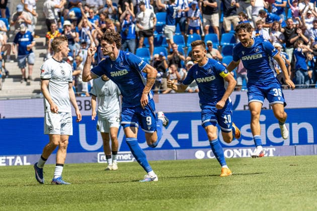 August 8, 2026, xdaymx, Soccer, 2. Bundesliga, Karlsruher SC vs. Arminia Bielefeld—Goal celebration by goal scorer Broschinski, Moritz on the 1–0 opening goal. DFL and DFB regulations prohibit any use of photographs as image sequences and or quasi-video. Karlsruhe