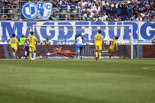 Magdeburg, Saxony-Anhalt, Germany, August 8, 2026, Avnet Arena, Matchday 1, 2026–27 Season, 2. Bundesliga, 1. FC Magdeburg vs. Eintracht Braunschweig, Mehmet Aydin 8, Eintracht Braunschweig converts a penalty kick in the 45th minute; Dominik Reimann 1; 1 FC Magdeburg has no chances Copyright: xdtsxNachrichtenagenturx dts_129603