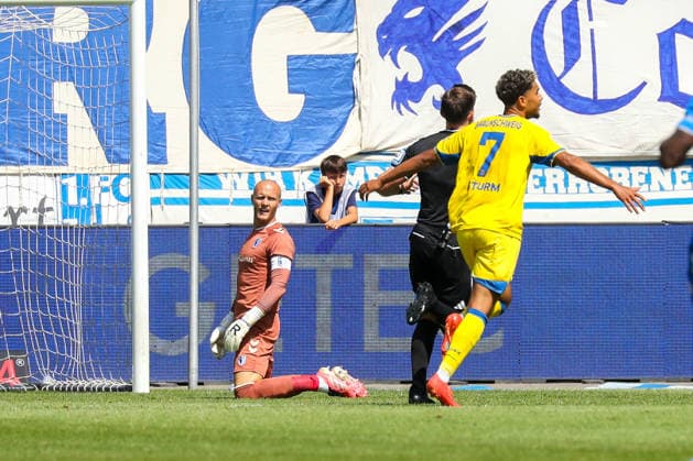 August 8, 2026, xgox, Soccer 2. Bundesliga 1 FC Magdeburg Eintracht Braunschweig emspor, from left: Dominik Reimann (Magdeburg), 1 disappointed, looks disappointed, dejected, disappointed DFL DFB REGULATIONS PROHIBIT ANY USE OF PHOTOGRAPHS as IMAGE SEQUENCES and or QUASI-VIDEO Magdeburg