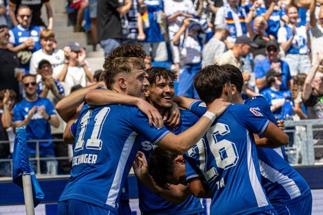 August 8, 2026, xdaymx, Soccer 2. Bundesliga, Karlsruher SC vs. Arminia Bielefeld—Goal celebration by goal scorer Broschinski, Moritz on the 1–0 opening goal together with the team. DFL and DFB regulations prohibit any use of photographs as image sequences and or quasi-video. Karlsruhe