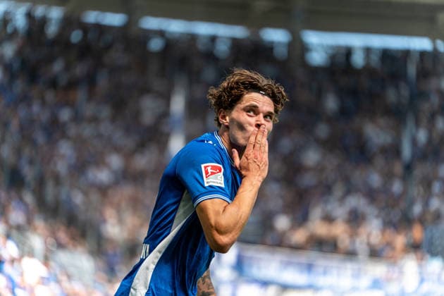 August 8, 2026, xdaymx, Soccer, 2. Bundesliga, Karlsruher SC vs. Arminia Bielefeld—Goal celebration by goal scorer Broschinski, Moritz Karlsruhe, 1–0. DFL and DFB regulations prohibit any use of photographs as image sequences and or quasi-video. Karlsruhe