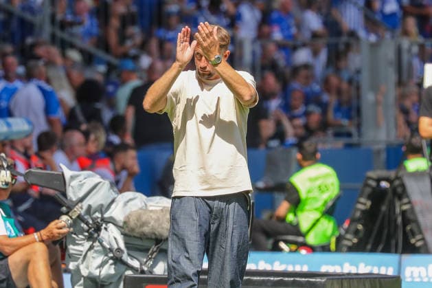 August 8, 2026, xgox, Soccer 2. Bundesliga 1 FC Magdeburg vs. Eintracht Braunschweig emspor, from left: Lars Kornetka (Braunschweig), coach celebrating, Goal celebration, celebrating the goal, DFL DFB REGULATIONS PROHIBIT ANY USE OF PHOTOGRAPHS as IMAGE SEQUENCES and or QUASI-VIDEO Magdeburg