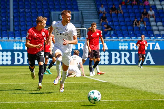 August 8, 2026, xavx, Soccer 3rd Division, SV Wehen Wiesbaden vs. Preußen Münster, Philipp Hercher (SV Wehen Wiesbaden), Felix Higl (Preußen Münster). DFL and DFB regulations prohibit any use of photographs as image sequences and or quasi-video. Wiesbaden