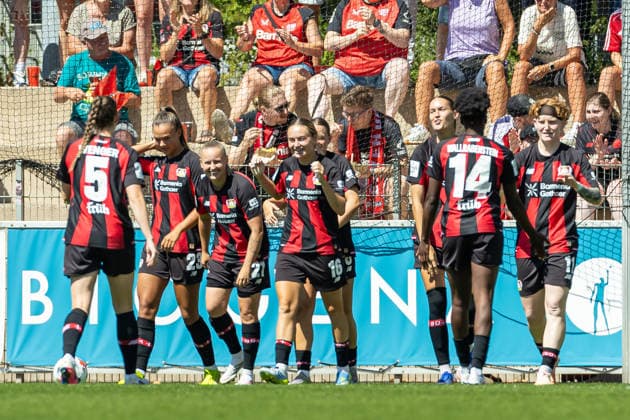 Sofie Zdebel of Bayer 04 Leverkusen celebrates a goal with her teammates after scoring the 4-0 goal during the friendly match between the Bayer 04 Leverkusen Women s team and the Feyenoord Rotterdam Women s team, at Ulrich Haberland Stadium on August 8, 2026, in Leverkusen, Germany. Photo by Mario Hommes, DeFodi Images. Sofie Zdebel of Bayer 04 Leverkusen celebrates after scoring her team’s fourth goal with her teammates during the preseason friendly match between Bayer 04 Leverkusen Women and Feyenoord Rotterdam Women at Ulrich Haberland Stadium on August 8, 2026 in Leverkusen, Germany. Photo by Mario Hommes, DeFodi Images