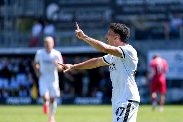 Goal scorer Arianit Ferati (SVS), 47, a player for SV Sandhausen (SVS), celebrates the goal that tied the game at 1–1, Celebration, cheering, goal celebration, goal scored, celebrate the goal, goal, celebration, celebrating the goal, joy, happiness, happy, optimistic, positive, game scene, highlight, still image, single photo, action, 08 08 2026, Sandhausen, Germany, soccer, Regionalliga Südwest, SV Sandhausen vs. TSV Steinbach Haiger xozx