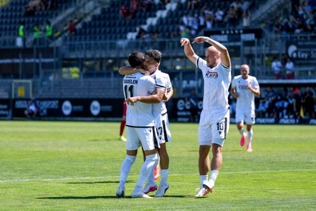 From left: Mert Tasdelen (SVS), 11; goal scorer Arianit Ferati (SVS), 47; Felix Lohkemper (SVS), 10; players from SV Sandhausen (SVS) celebrate the goal that tied the score at 1–1, Celebration, goal celebration, goal scored, celebrating the goal, goal, celebration, celebrating the goal, joy, happiness, happy, optimistic, positive, game scene, highlight, action, 08 08 2026, Sandhausen, Germany, soccer, Regionalliga Southwest, SV Sandhausen vs. TSV Steinbach Haiger xozx
