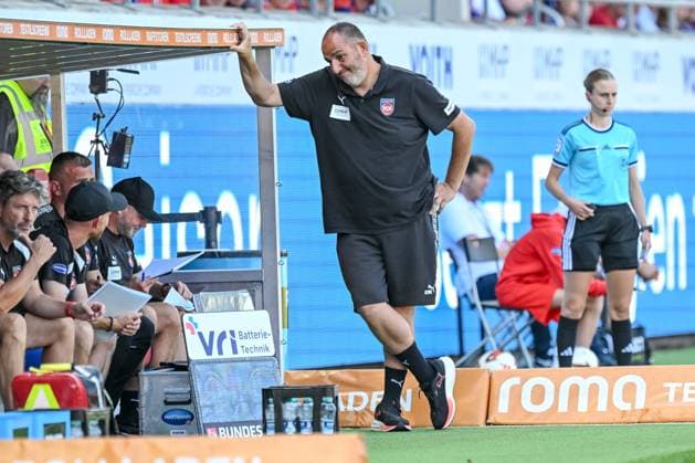 Coach Frank Schmidt of 1 FC Heidenheim 1846 watches during the 2. Bundesliga match between 1 FC Heidenheim and VfL Osnabrück at the Voith Arena on August 8, 2026, in Heidenheim an der Brenz, Germany Photo by Harry Langer DeFodi Images Coach Frank Schmidt of 1 FC Heidenheim 1846 looks on during the 2nd Bundesliga match between 1 FC Heidenheim and VfL Osnabrück at Voith Arena on August 8, 2026, in Heidenheim an der Brenz, Germany. Photo by Harry Langer, DeFodi Images. DFB and DFL regulations prohibit any use of photographs as image sequences and or quasi-video. Photo by Harry Langer, DeFodi Images. DFB and DFL regulations prohibit any use of photographs as imSEQUENCES AND OR QUASI-VIDEO