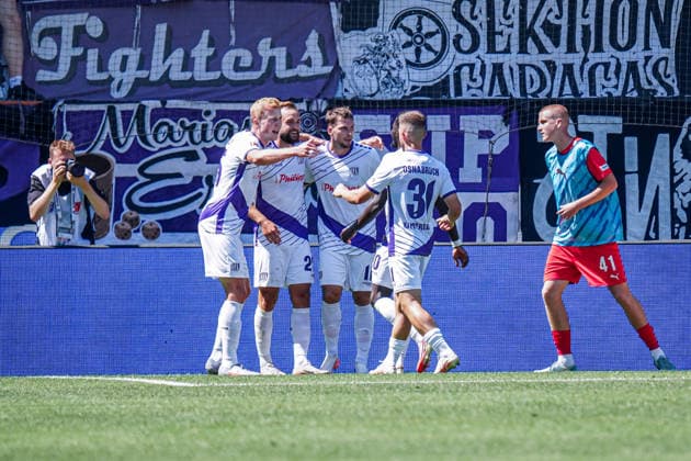 Germany Soccer Season 2026–2027, 2. Bundesliga, 1. FC Heidenheim vs. VfL Osnabrück, Voith Arena, Heidenheim—Team celebrates the 2–2 tie, goal, goal celebration, cheering, joy, emotions, Heidenheim, Voith Arena, Germany Copyright: xBennetxLongx
