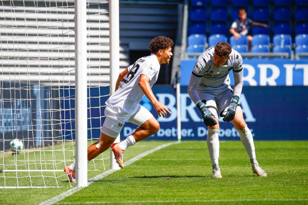 August 8, 2026, xavx, Soccer 3rd Division, SV Wehen Wiesbaden vs. Preußen Münster; Montell Ndikom of Preußen Münster celebrates the goal, The goal celebration for the 0–1 score. DFL and DFB regulations prohibit any use of photographs as image sequences and or quasi-video. Wiesbaden