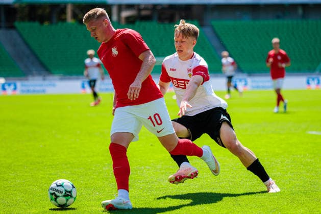 L R Kevin Schumacher, TSV Havelse 1912, 10, Julian Lueers, VfB Stuttgart II, 18, in a tackle with GER, TSV Havelse 1912 vs. VfB Stuttgart II, Soccer, 3. Liga, Matchday 1, 2026–2027 season, August 8, 2026. DFL regulations prohibit any use of photographs as image sequences and or quasi-video. GER, TSV Havelse 1912 vs. VfB Stuttgart II, soccer, 3. Liga, Matchday 1, 2026–2027 season, August 8, 2026, Hanover Copyright: xEibner-Pressefoto JanxRollingerx EP_JSK
