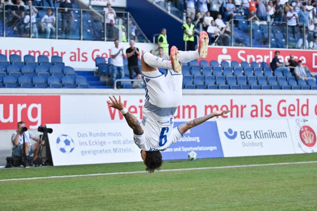 Lex Tyger Lobinger celebrates with a somersault, MSV Duisburg 0–1, August 8, 2026, Soccer, 3rd Division, 2026–27 Season, Matchday 1, MSV Duisburg vs. SV Meppen. DFB regulations prohibit any use of photographs as image sequences and or quasi-video. Duisburg, Schauinsland Reisen Arena, North Rhine-Westphalia, Germany Team2