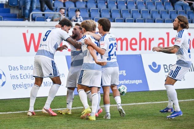 MSV celebrates; goal scorer Lex Tyger Lobinger of MSV Duisburg (left) is celebrated by his teammates, August 8, 2026; soccer; 3rd Division; 2026–27 season; Matchday 1, MSV Duisburg vs. SV Meppen. DFB regulations prohibit any use of photographs as image sequences and or quasi-video. Duisburg, Schauinsland Reisen Arena, North Rhine-Westphalia, Germany Team2