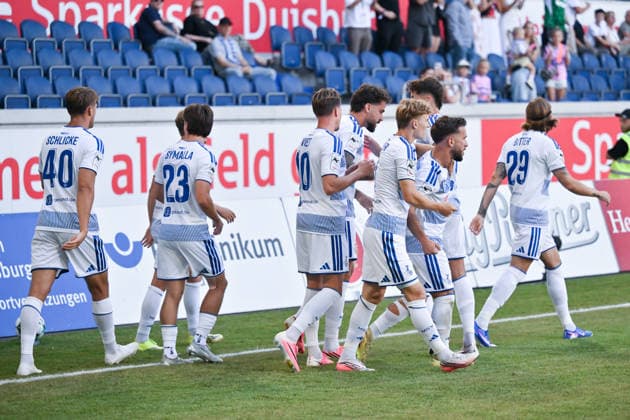 MSV celebrates; goal scorer Lex Tyger Lobinger of MSV Duisburg (center) is celebrated by his teammates, August 8, 2026; Soccer, 3rd Division, 2026–27 season, Matchday 1, MSV Duisburg vs. SV Meppen. DFB regulations prohibit any use of photographs as image sequences and or quasi-video. Duisburg, Schauinsland Reisen Arena, North Rhine-Westphalia, Germany Team2