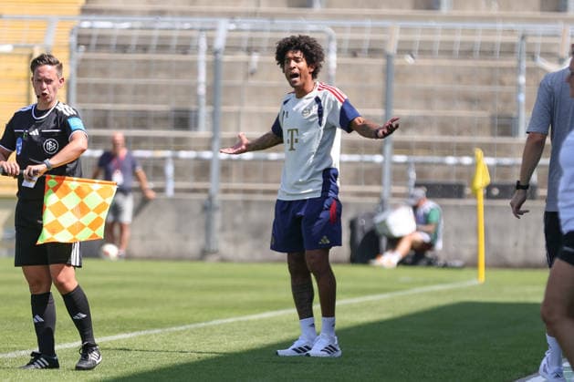 August 8, 2026, Men s, Soccer, 2026–2027 Season, Bavarian Regional League, Matchday 3: FC Bayern Munich II vs. FC Schweinfurt 05; Head Coach Dante of FC Bayern Munich II on the sidelines; Single frame; Munich, Municipal Stadium an der Grü, Bavaria, Germany