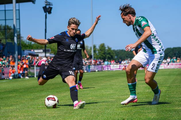 Albert Millgramm, SC Paderborn 07, 19; Olivier Deman, Werder Bremen, 2; German Soccer, 2026–27 Season, first friendly match of the day, August 8, 2026; Werder Bremen vs. SC Paderborn 07, Stadion am Oyther Berg, Oythe, Vechta, Lower Saxony Copyright: xLeonxFrickx