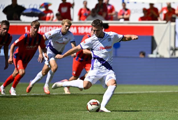 Penalty kick, Penalty kick by Robin Meissner, VfL Osnabrück 11, shot on goal, scoring opportunity for the 4-3-1 formation, 1 FC Heidenheim 1846 (FCH) vs. VfL Osnabrück, August 8, 2026. DFL regulations prohibit any use of photographsOGRAPHS AS IMAGE SEQUENCES AND OR QUASI-VIDEO 1 FC Heidenheim 1846 (FCH) vs. VfL Osnabrück