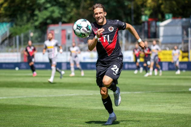 August 8, 2026, xsefx, Soccer, FC Viktoria Köln vs. SSV Jahn Regensburg, 3. Liga, Sportpark Höhenberg, Matchday 1, 2026–2027 Season, Pascal Fallmann sprinting toward the ball for FC Viktoria Köln, 28. DFB regulations prohibit any use of photographs as image sequences and or quasi-video. North Rhine-Westphalia, Germany