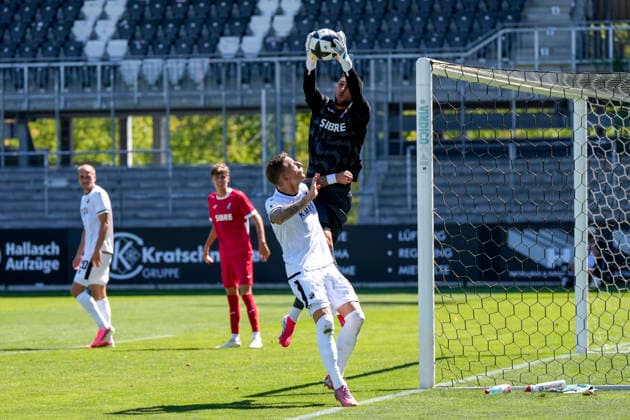 v li Marco Kehl Gomez SVS, 33, Kevin Ibrahim (goalkeeper), Steinbach, 39, tackle, game scene, duel, tackle, tackling, dynamic, action, in the penalty area, penalty area scene, August 8, 2026, Sandhausen, Germany, soccer, Regionalliga Southwest, SV Sandhausen vs. TSV Steinbach Haiger xozx