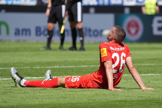 David Zec of Holstein Kiel Disappointed After the Game, August 8, 2026, 2. Bundesliga, 2026–27 Season, SV Darmstadt 98 vs. Holstein Kiel, Stadion am Boellenfalltor, Matchday 1, emonline, emspor,
