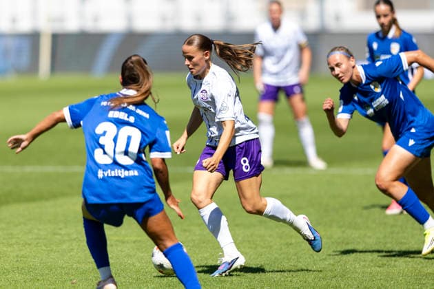 Women s Bundesliga 2: FC Carl Zeiss Jena vs. SGS Essen, Jena, August 8, 2026, Antonia Baaß 8, SGS Essen vs. J30, Women s Bundesliga 2: FC Carl Zeiss Jena vs. SGS Essen, ad hoc arena at Ernst Abbe Sportfeld, August 8, 2026 Copyright: xBEAUTIFULxSPORTS Duehringx