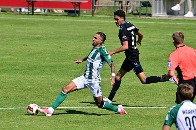August 8, 2026, GER, Friendly Match: SV Werder Bremen vs. Paderborn, 2026–2027 Season, 1 FBL Justin Njinmah (SV Werder Bremen, No. 11) is tackled by Santiago Castaneda (SC Paderborn 07, No. 05) at Oythe Stadium on Oyther Berg, Lower Saxony, Germany Copyright: xnordphotoxGmbHx xKFOTOx