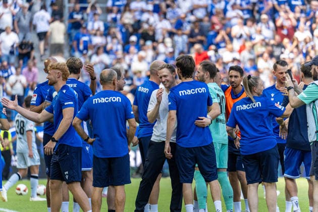 August 8, 2026, xdaymx, Soccer, 2. Bundesliga, Karlsruher SC vs. Arminia Bielefeld: Maximilian Senft celebrates his first home win with the team after the final whistle. DFL and DFB regulations prohibit any use of photographs as image sequences and or quasi-video. Karlsruhe