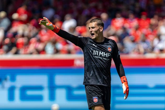 Substitute Frank Feller of 1 FC Heidenheim, 01, shouts instructions, GER, 1 FC Heidenheim vs. VfL Osnabrück, Soccer, 2. Bundesliga, Matchday 01, 2026–2027 Season, August 8, 2026, DFL and DFB regulations prohibit any use of photographs as image sequences and or quasi-video, GER, 1 FC Heidenheim vs. VfL Osnabrück, Soccer, 2. Bundesliga, Matchday 1, 2026–2027 Season, August 8, 2026, Heidenheim Copyright: xEibner-Pressefoto JanixPlessx EP_JPL