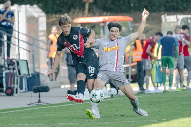 Tackle between Tim Kloss of Viktoria Cologne, 18, and Benedikt Bauer of SSV Jahn Regensburg, 26; FC Viktoria Cologne vs. SSV Jahn Regensburg, Soccer, 3rd Division, Matchday 1, 2026–2027 Season, August 8, 2026 DFL and DFB regulations prohibit any use of photographs as image sequences and or quasi-video FC Viktoria Cologne vs. SSV Jahn Regensburg, soccer, 3rd Division, Matchday 1, 2026–2027 season, August 8, 2026, Cologne Copyright: xEibner-Pressefoto ThomasxHaeslerx EP_THR