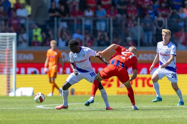 Tackle: Ismail Badjie (VfL Osnabrück), 10 Adrian Beck (1 FC Heidenheim), 21 (missed) Fridolin Wagner (VfL Osnabrück), 26, GER, 1 FC Heidenheim vs. VfL Osnabrück, Soccer, 2. Bundesliga, Matchday 1, 2026–2027 season, August 8, 2026, DFL and DFB regulations prohibit any use of photographs as image sequences and or quasi-video, GER, 1. FC Heidenheim vs. VfL Osnabrück, Soccer, 2. Bundesliga, Matchday 1, 2026–2027 season, August 8, 2026, Heidenheim Copyright: xEibner-Pressefoto JanixPlessx EP_JPL
