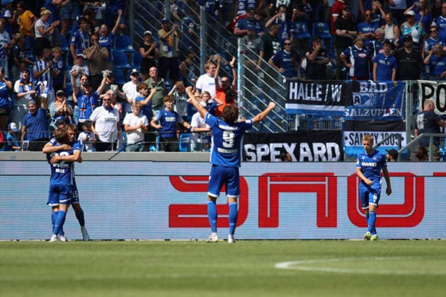 Moritz Broschinski, SC Karlsruhe, 9, wins 2–1 (GER), SC Karlsruhe vs. DSC Arminia Bielefeld Soccer, Matchday 1, 2026–2027 Season, 2. Bundesliga, August 8, 2026. DFL and DFB regulations prohibit any use of photographs as image sequences and or quasi-VIDEO GER SC Karlsruhe DSC Arminia Bielefeld Soccer Matchday 1, 2026–2027 Season, August 8, 2026 Copyright: xEibner-Pressefoto JoergxHirschx EP_JHH