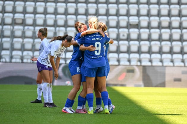Soccer I Women s I 2026–2027 Season I Bundesliga I Matchday 2 I FC Carl Zeiss Jena vs. SGS Essen I August 8, 2026 Goal celebration by FC Carl Zeiss Jena Women s Team at Ernst Abbe Sportfeld, ad hoc Arena, Thuringia, Germany Copyright: xLobeca InesxHähnelx