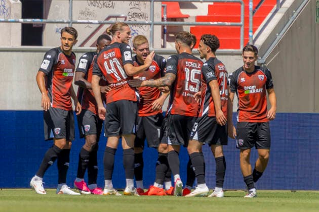 Ingolstadt, Germany, August 8, 2026, 3rd League 2026–2027, Matchday 1: FC Ingolstadt 04 vs. FC Würzburger Kickers. Pictured in the crowd: goal scorer Lars Lokotsch of FCI celebrates with his teammates after scoring the 1–0 goal, DFB and DFL regulations prohibit any use of photographs as image sequences and or quasi-video. Audi Sportpark Bayern Copyright: xFotostandx xSchäferx