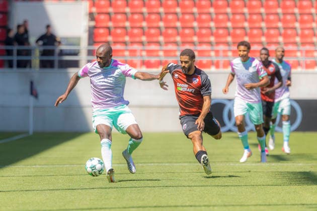 Ingolstadt, Germany, August 8, 2026, 3rd League 2026–2027, Matchday 1: FC Ingolstadt 04 vs. FC Würzburger Kickers. Pictured from left: Dominic Schmidt (FWK) and Keanan Bennetts (FCI) in a tackle. DFB and DFL regulations prohibit any use of photographs as image sequences and or quasi-video Audi Sportpark Bayern Copyright: xFotostandx xSchäferx