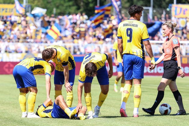 Germany Regional League Northeast 2026–2027, Matchday 4, 1 FC Lok Leipzig vs. Hertha BSC II, Bruno Plache Stadium, Leipzig; Foul on Eren Öztürk (Oeztuerk, Ozturk), 1 FC Lokomotive Leipzig, 30 Copyright: xLucasxWalterx