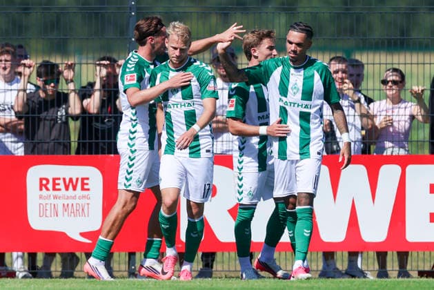 Justin Njinmah of Werder Bremen celebrates his goal with his teammates during the friendly match between Werder Bremen and SC Paderborn 07 at Stadion am Oyther Berg on August 8, 2026, in Vechta, Germany Photo by Marco Steinbrenner DeFodi Images Justin Njinmah of Werder Bremen celebrates his goal with teammates during the friendly match between Werder Bremen and SC Paderborn 07 at Stadion am Oyther Berg on August 8, 2026 in Vechta, Germany. Photo by Marco Steinbrenner, DeFodi Images. Photo by Marco Steinbrenner, DeFodi Images.