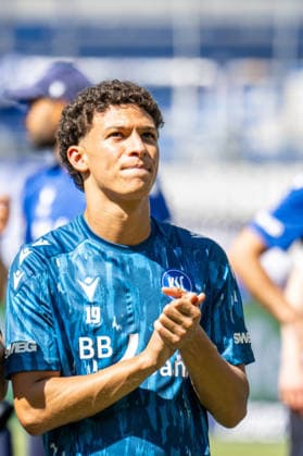 August 8, 2026, xdaymx, Soccer 2. Bundesliga, Karlsruher SC vs. Arminia Bielefeld, Ben Farhat and Louey in front of the home fans after the final whistle. DFL and DFB regulations prohibit any use of photographs as image sequences and or quasi-video. Karlsruhe