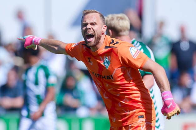 Goalkeeper Alexander Schlager of Werder Bremen gestures during the friendly match between Werder Bremen and SC Paderborn 07 at Stadion am Oyther Berg on August 8, 2026, in Vechta, Germany Photo by Marco Steinbrenner DeFodi Images Goalkeeper Alexander Schlager of Werder Bremen gestures during the friendly match between Werder Bremen and SC Paderborn 07 at Stadion am Oyther Berg on August 8, 2026 in Vechta, Germany Photo by Marco Steinbrenner DeFodi Images Photo by Marco Steinbrenner DeFodi Images