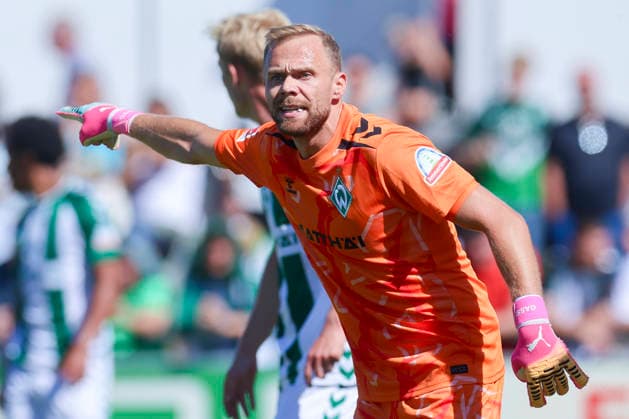 Goalkeeper Alexander Schlager of Werder Bremen gestures during the friendly match between Werder Bremen and SC Paderborn 07 at Stadion am Oyther Berg on August 8, 2026, in Vechta, Germany Photo by Marco Steinbrenner DeFodi Images Goalkeeper Alexander Schlager of Werder Bremen gestures during the friendly match between Werder Bremen and SC Paderborn 07 at Stadion am Oyther Berg on August 8, 2026 in Vechta, Germany Photo by Marco Steinbrenner DeFodi Images Photo by Marco Steinbrenner DeFodi Images