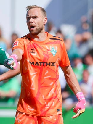 Goalkeeper Alexander Schlager of Werder Bremen gestures during the friendly match between Werder Bremen and SC Paderborn 07 at Stadion am Oyther Berg on August 8, 2026, in Vechta, Germany Photo by Marco Steinbrenner DeFodi Images Goalkeeper Alexander Schlager of Werder Bremen gestures during the friendly match between Werder Bremen and SC Paderborn 07 at Stadion am Oyther Berg on August 8, 2026 in Vechta, Germany Photo by Marco Steinbrenner DeFodi Images Photo by Marco Steinbrenner DeFodi Images