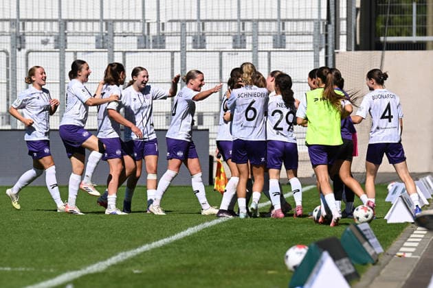 Soccer I Women s I 2026–2027 Season I Bundesliga I Matchday 2 I FC Carl Zeiss Jena vs. SGS Essen I August 8, 2026 SGS Essen celebrates a goal after taking the lead once again Jena Ernst Abbe Sportfeld, ad hoc Arena Thuringia, Germany Copyright: xLobeca InesxHähnelx