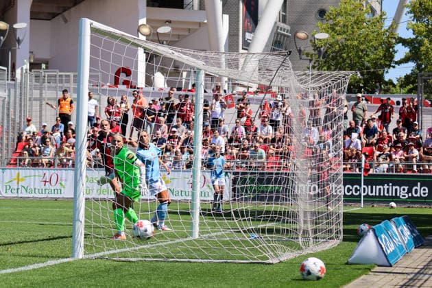 Leverkusen, Germany, August 8, 2026 Season opener: Friendly match between Bayer Leverkusen Women and Feyenoord Rotterdam Women. Pictured, from left: Goal scorer Cornelia Kramer of Leverkusen scores the goal to make it 2–0 for Leverkusen; the ball rolls into the goal. Copyright: HMBxMedia MadeleinexFantini