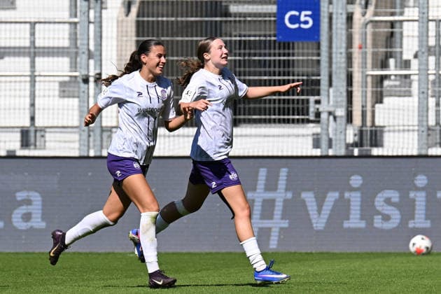 Soccer I Women s I 2026–2027 Season I Bundesliga I Matchday 2 I FC Carl Zeiss Jena vs. SGS Essen I August 8, 2026 Laura Bröning celebrates a goal (No. 10), SGS Essen vs. Jena at Ernst Abbe Sportfeld, ad hoc Arena, Thuringia, Germany Copyright: xLobeca InesxHähnelx