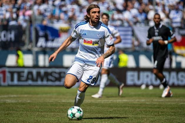 3rd Division: MSV Duisburg vs. SV Meppen ** FOR EDITORIAL USE ONLY ** EDITORIAL USE ONLY ** p Soccer 3rd Division MSV Duisburg vs. SV Meppen on August 8, 2026, at the Schauinsland Reisen Arena in Duisburg Joshua Bitter Duisburg Duisburg Copyright JakobxKlos Copyright: JakobxKlos doc872joojj0de14u7fl1b6t ,EDITORIAL USE ONLY Copyright: JakobxKlos