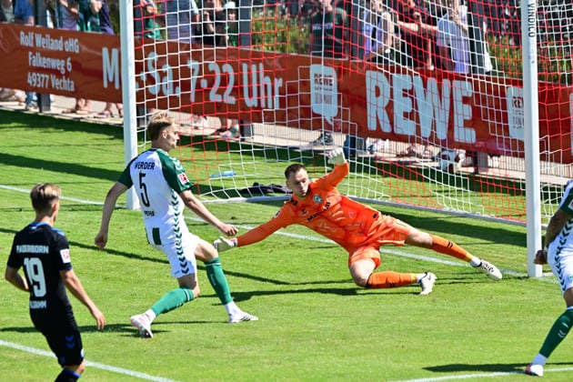 August 8, 2026, GER, Friendly Match: SV Werder Bremen vs. Paderborn Soccer, 2026–2027 Season, 1 FBL Goalkeeper Karl Hein (Werder Bremen) 01 Amos Pieper (Werder Bremen) 05 Oythe Stadium on Oyther Berg, Lower Saxony, Germany Copyright: xnordphotoxGmbHx xKFOTOx