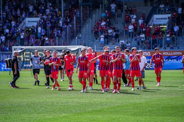 Germany Soccer Season 2026–2027, 2. Bundesliga, 1. FC Heidenheim vs. VfL Osnabrück, Voith Arena, Heidenheim, Team after the game, Heidenheim, Voith Arena, Germany Copyright: xBennetxLongx