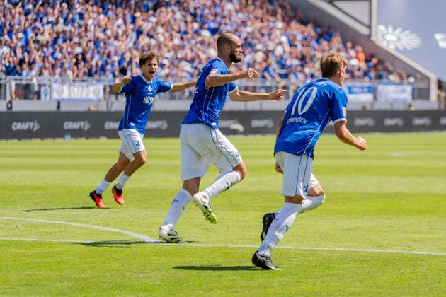 Celebration following Aleksandar Vukotic s goal to make it 2–2 for SV Darmstadt 98, 20, from left: Manolo Merx, SV Darmstadt 98, 48, Nicolas Verkooijen, SV Darmstadt 98, 10, GER, SV Darmstadt 98 vs. Holstein Kiel, Soccer, 2. Bundesliga, Matchday 1, 2026–2027 season, August 8, 2026, DFL regulations prohibit any use of photographs as image sequences and or quasi-video, GER, SV Darmstadt 98 vs. Holstein Kiel, soccer, 2. Bundesliga, Matchday 1, 2026–2027 season, August 8, 2026, Darmstadt Copyright: xEibner-Pressefoto J-NxGroemlingx EP_JGG